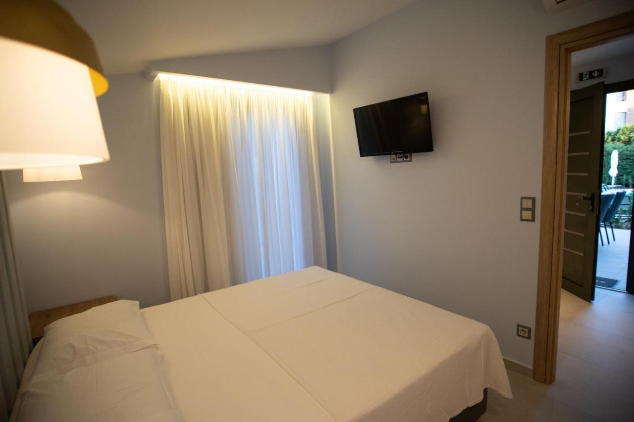 8 Boutique Suites Nea Poteidaia Zewnętrze zdjęcie